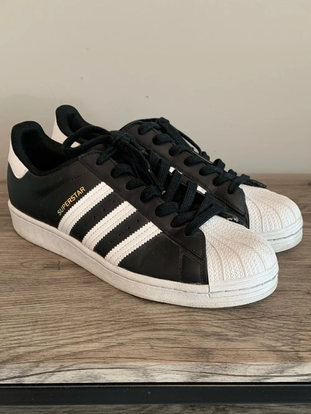 Adidas Women's Superstar Sneakers Core Black Cloud White Lace-Up Shoes 9.5
